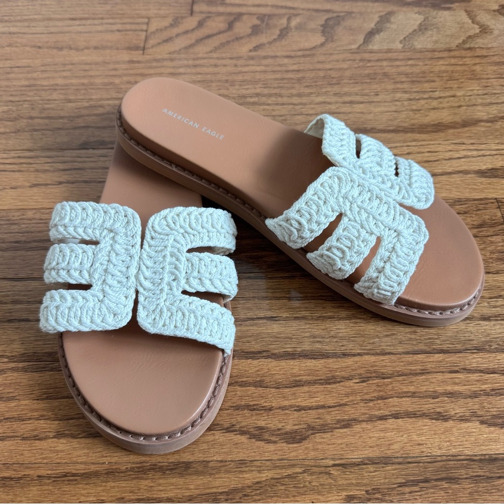 NWOT American Eagle sandals